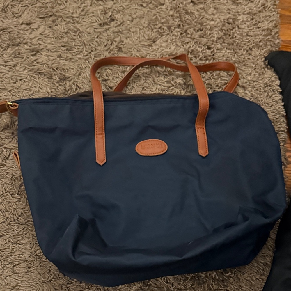 Elegant Navy Duffel Bag with Tan Straps